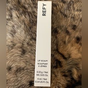 REFY lip Sculpt Lip Liner and Setter